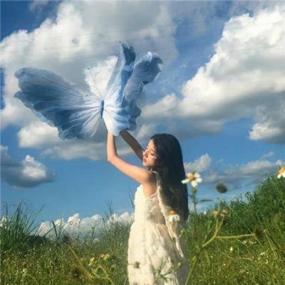 恋综女嘉宾假唱穿帮，一个月内幕曝光，一夜掉粉百万
